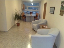 Pensiunea La Excelentza - accommodation in  Comanesti (04)