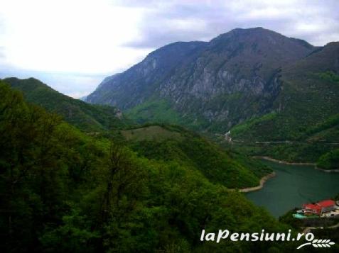 Pensiunea Sandra - cazare Valea Cernei, Herculane (Activitati si imprejurimi)