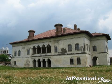 Pensiunea Raiul de pe Rau - alloggio in  Muntenia (Attivit&agrave; e i dintorni)