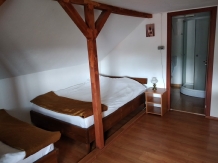 Pensiunea 3 Fantani - accommodation in  North Oltenia (07)