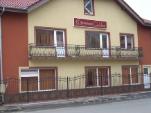Pensiunea Golden - accommodation in  North Oltenia (01)