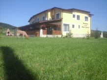 Pensiunea Poiana Caprioarei - accommodation in  Buzau Valley (01)