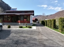 La Pastravarie "Casa Iov" - accommodation in  Muntenia (02)